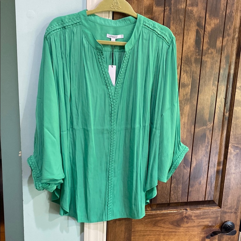 Chico's Vibrant Green Blouse. Pullover, XL, New w/tags.